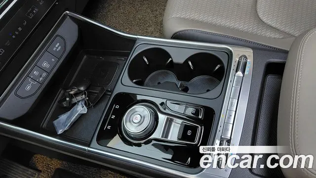 Kia Carnival Generation 4 — Фото автомобиля 12