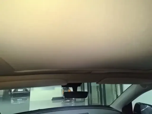 Tesla Model Y — Фото автомобиля 17