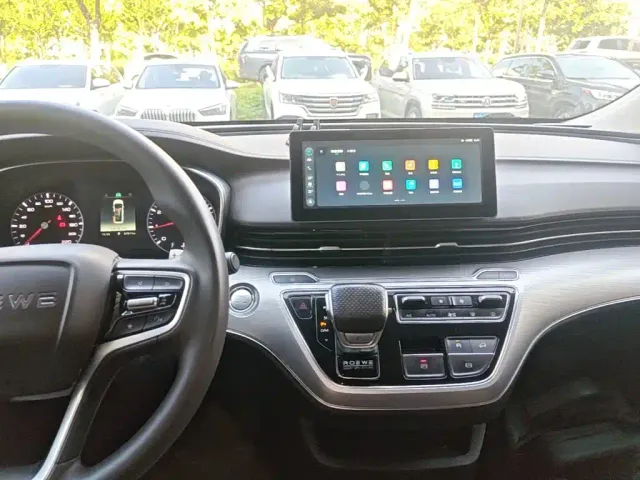 Roewe iMAX8 — Фото автомобиля 13