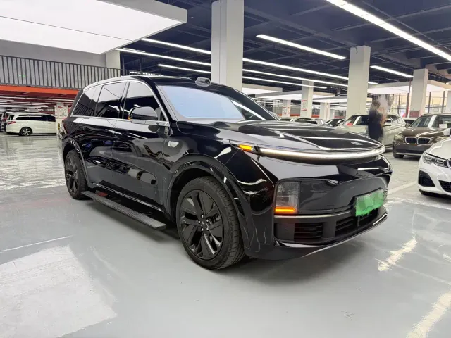 Li Auto L9 — Фото автомобиля 3