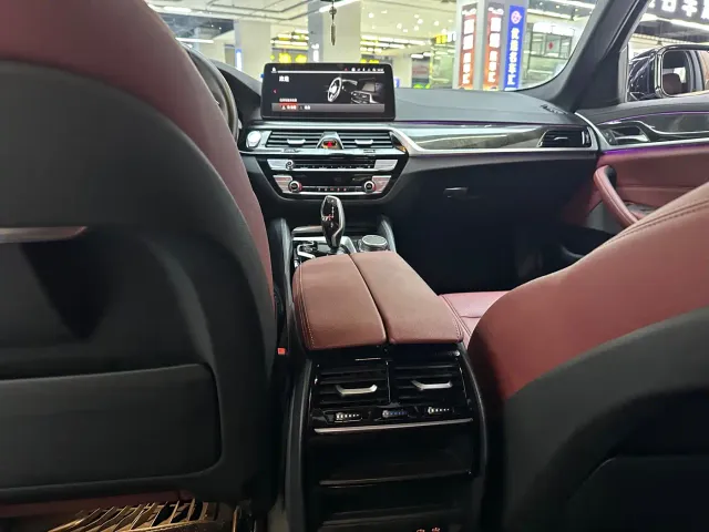 BMW 5 Series — Фото автомобиля 14
