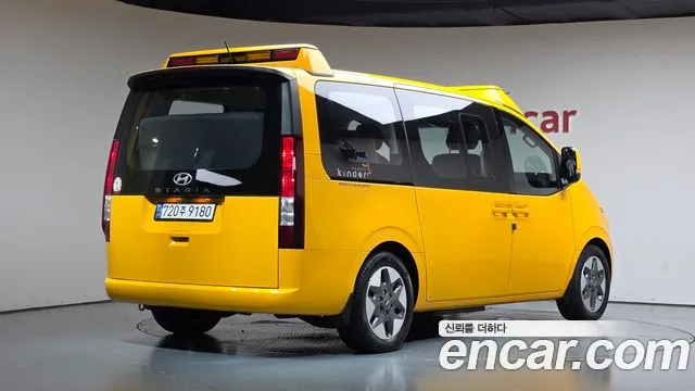 Hyundai Staria — Фото автомобиля 2