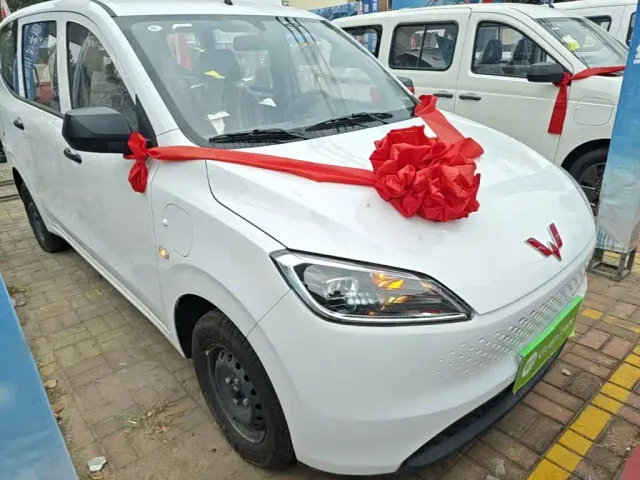 Wuling Hongguang — Фото автомобиля 3