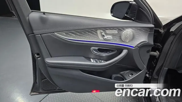 Mercedes-Benz E-Class W213 — Фото автомобиля 12