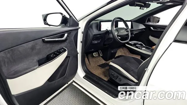 Kia EV6 — Фото автомобиля 8