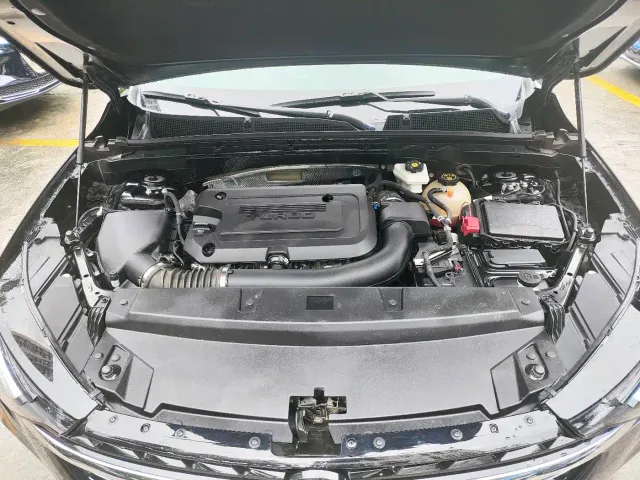 Buick Envision Plus — Фото автомобиля 5