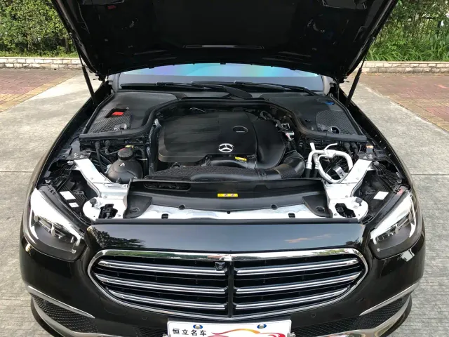 Mercedes-Benz E-Class — Фото автомобиля 20