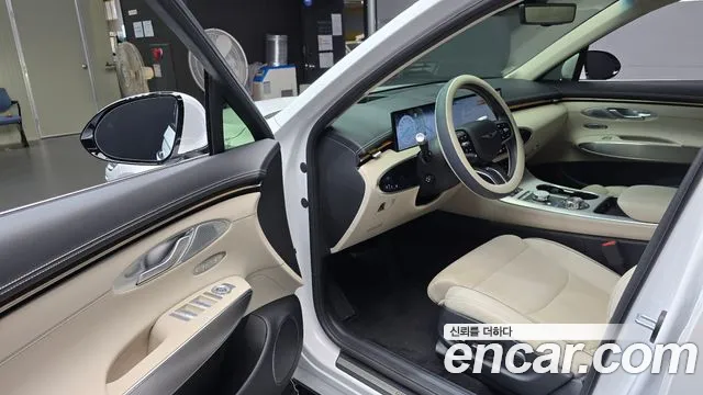 Genesis GV70 — Фото автомобиля 15