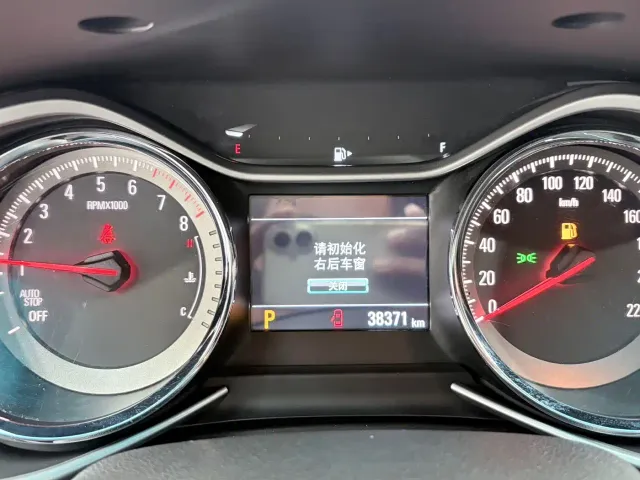 Chevrolet Orlando — Фото автомобиля 13