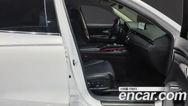 Genesis GV70 — Фото автомобиля 11