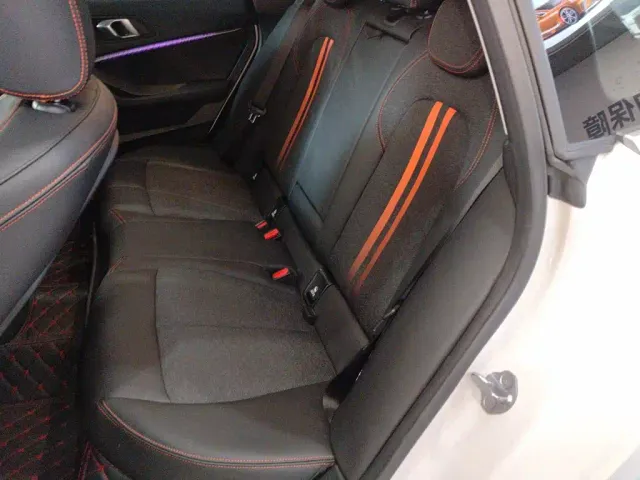 BMW 2 Series — Фото автомобиля 10
