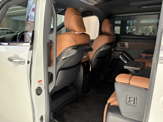 Toyota Vellfire — Фото автомобиля 21