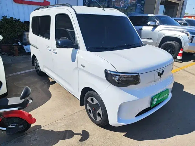 Wuling Zhiguang NEV — Фото автомобиля 3