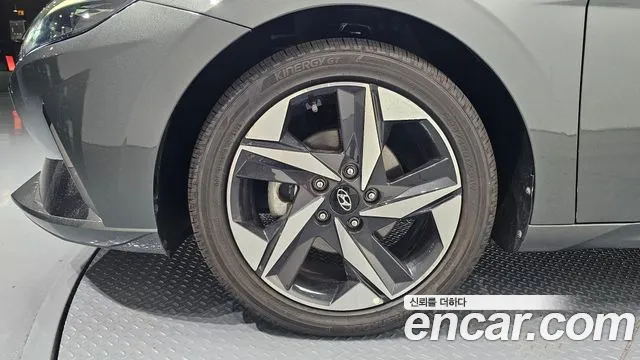 Hyundai AVANTE Inspiration — Фото автомобиля 5