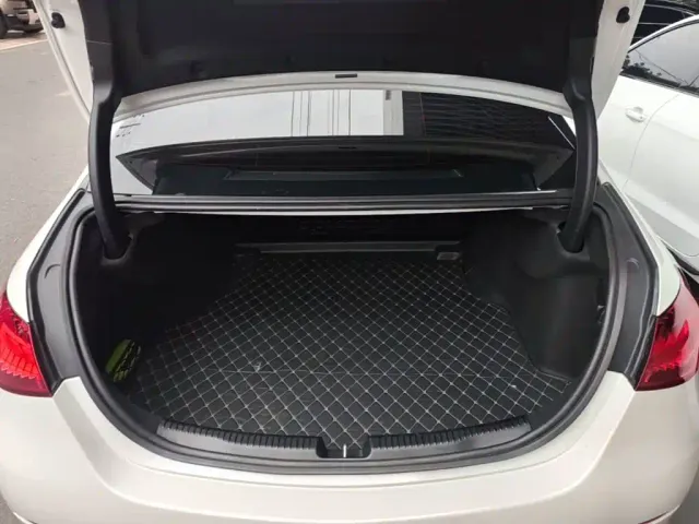 Mercedes-Benz C-Class — Фото автомобиля 18