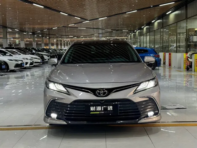 Toyota Camry — Фото автомобиля 2