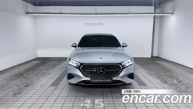 Mercedes-Benz E-Class — Фото автомобиля 3