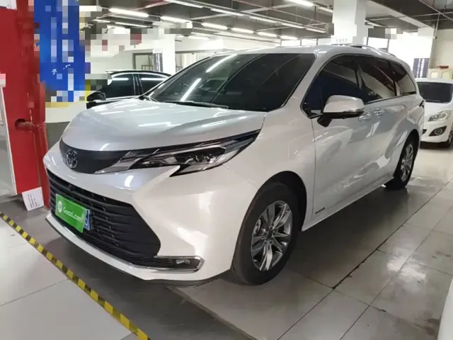 Фотография автомобиля — Toyota Sienna
