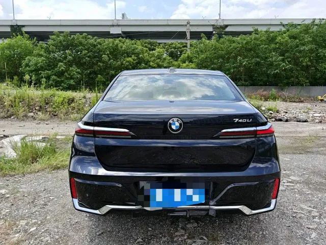 BMW 7 Series — Фото автомобиля 3