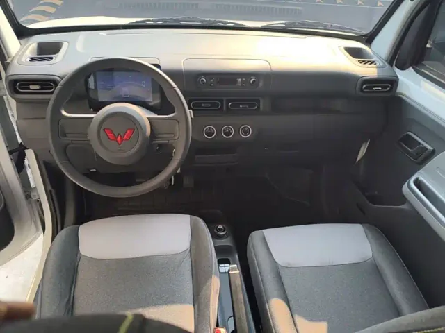 Wuling Zhiguang NEV — Фото автомобиля 9
