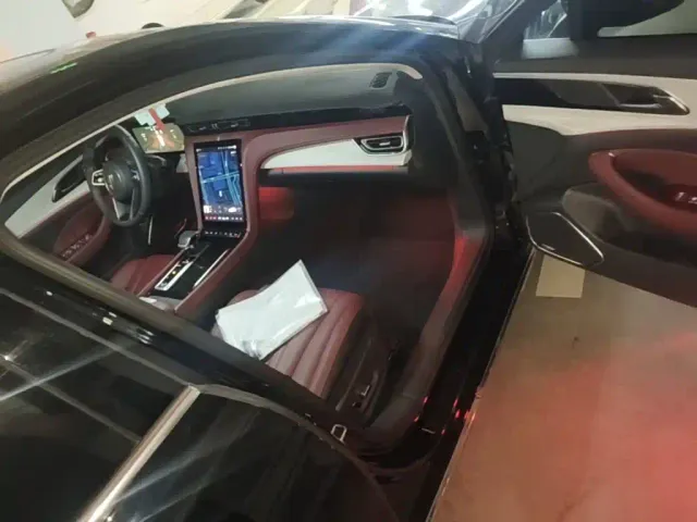 Hongqi H5 — Фото автомобиля 8