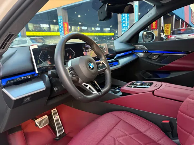 BMW 5 Series — Фото автомобиля 4