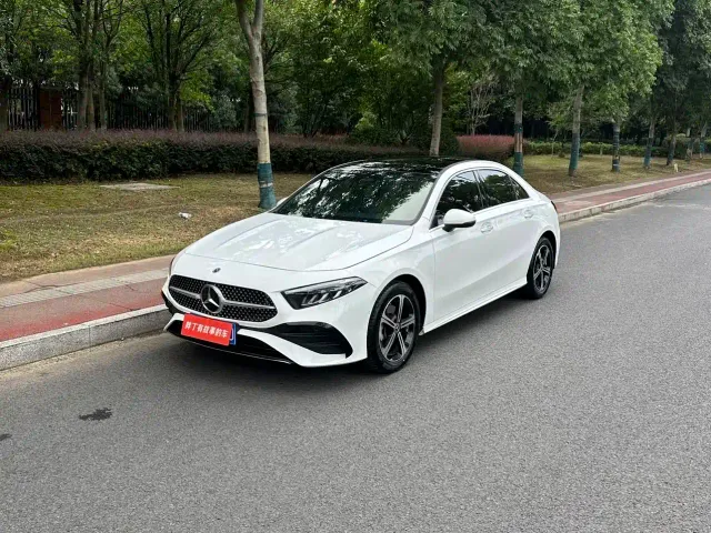 Фотография автомобиля — Mercedes-Benz A-Class