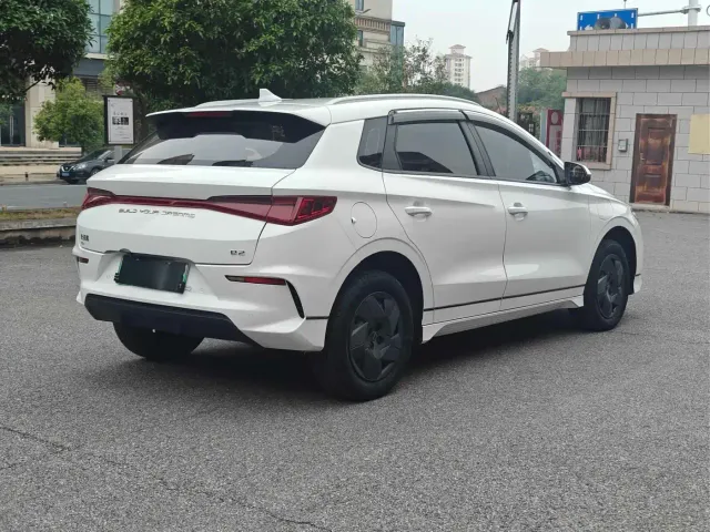 BYD e2 — Фото автомобиля 7