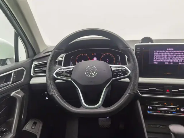 Volkswagen Tiguan L — Фото автомобиля 11