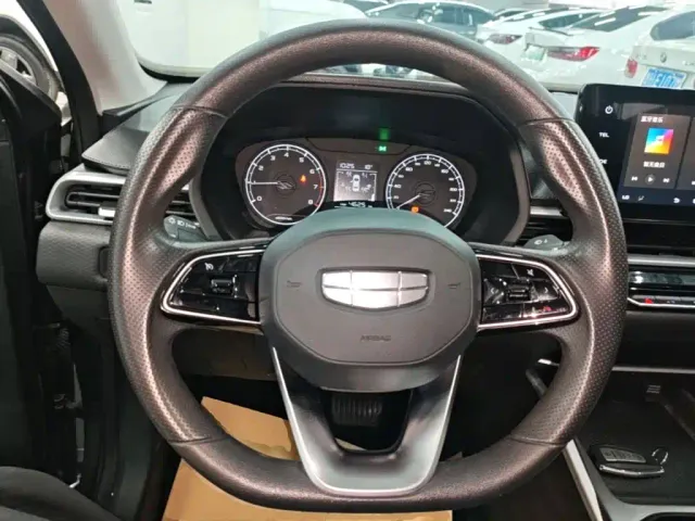 Geely Emgrand — Фото автомобиля 10