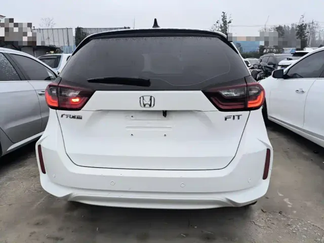 Honda Fit — Фото автомобиля 5