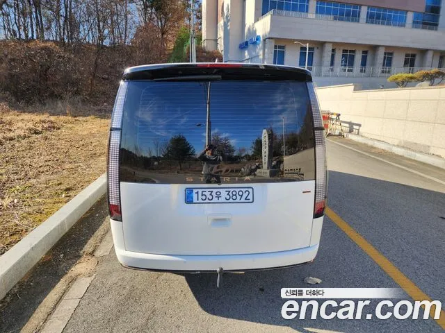 Hyundai Staria Staria 4WD Lounge 9 мест — Фото автомобиля 5