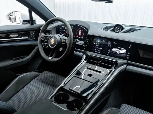 Porsche Panamera — Фото автомобиля 25