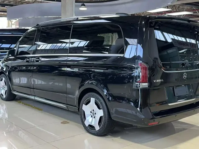 Mercedes-Benz V-Class — Фото автомобиля 18