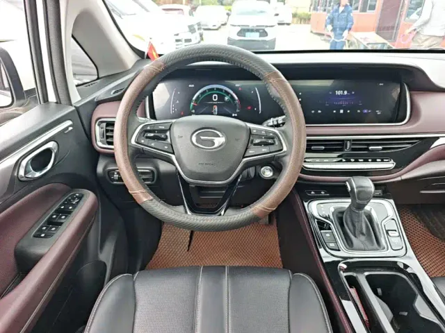 GAC Trumpchi M6 — Фото автомобиля 10