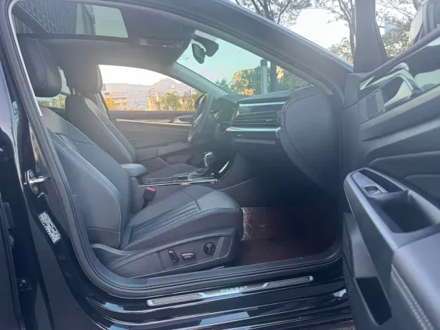 Volkswagen Passat — Фото автомобиля 10