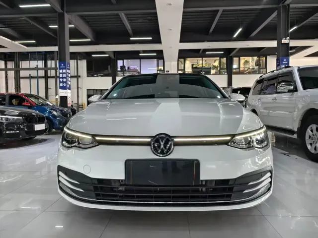 Volkswagen Golf — Фото автомобиля 2