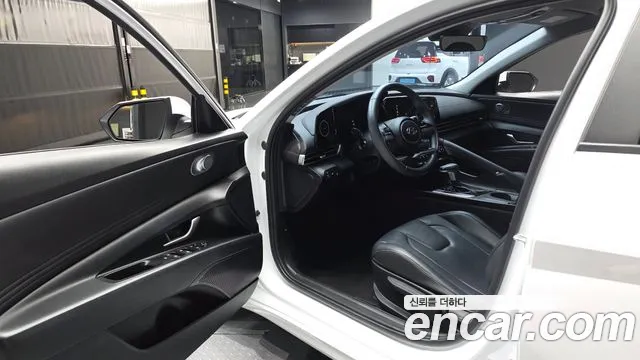 Hyundai AVANTE Avante (CN7) — Фото автомобиля 10