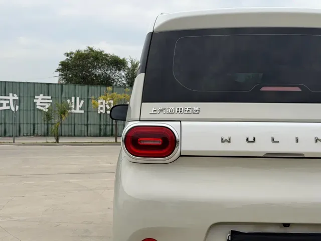 Wuling Hongguang Mini EV — Фото автомобиля 16