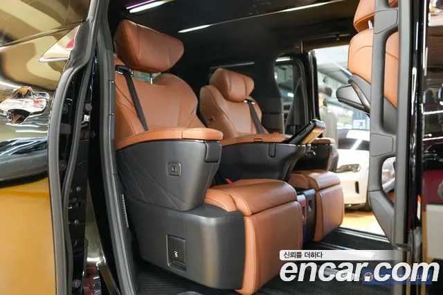 Toyota Alphard — Фото автомобиля 12