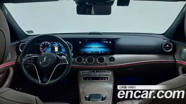Mercedes-Benz E-Class — Фото автомобиля 7