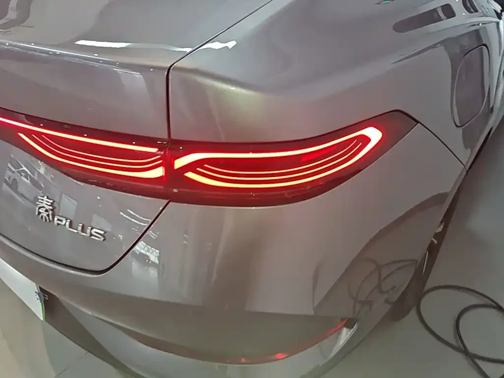 BYD Qin PLUS 2026 DM-i Smart Edition 128KM Progressive — Фото автомобиля 7