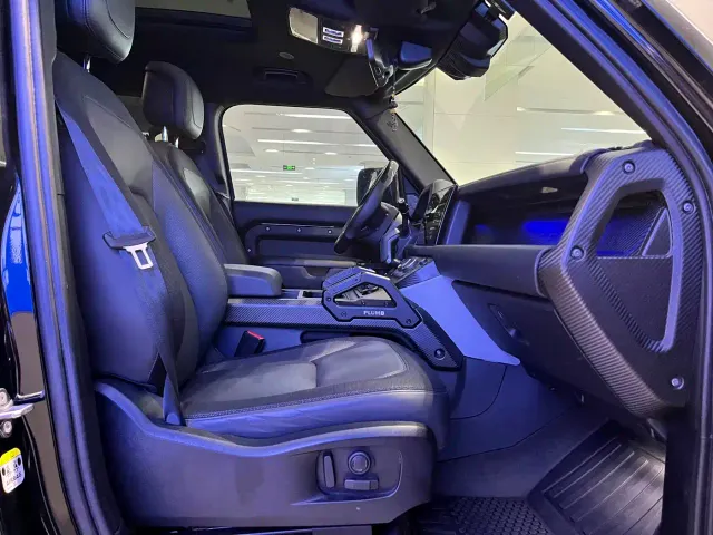 Land Rover Defender — Фото автомобиля 7