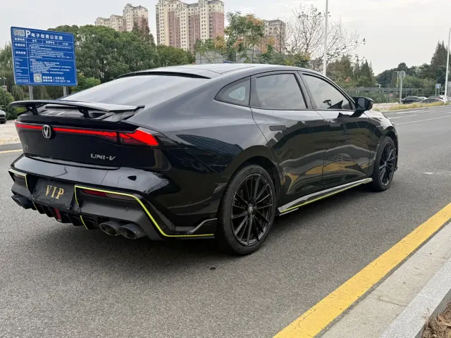 Changan UNI-V — Фото автомобиля 8