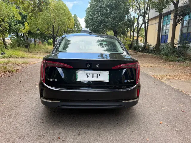 Hongqi E-QM5 — Фото автомобиля 7