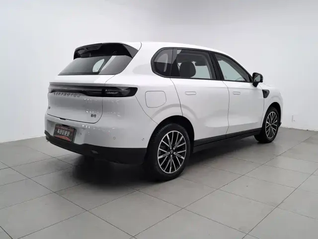 Leapmotor B10 — Фото автомобиля 2