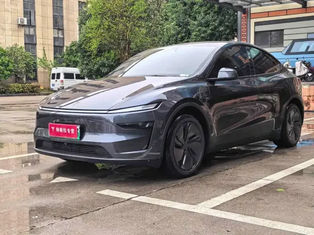 Фотография автомобиля — Tesla Model Y