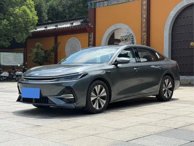 Фотография автомобиля — Geely Galaxy A7