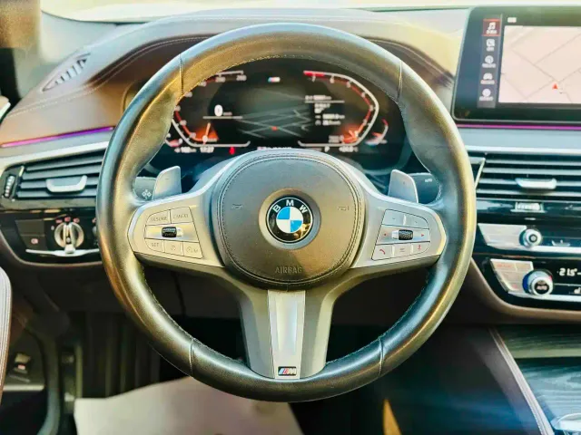 BMW 5 Series — Фото автомобиля 8