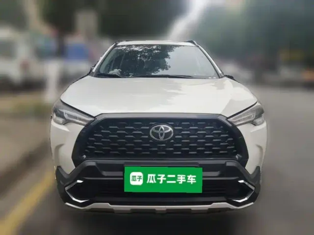 Toyota Corolla Cross — Фото автомобиля 2